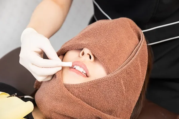 リップクリーム塗布